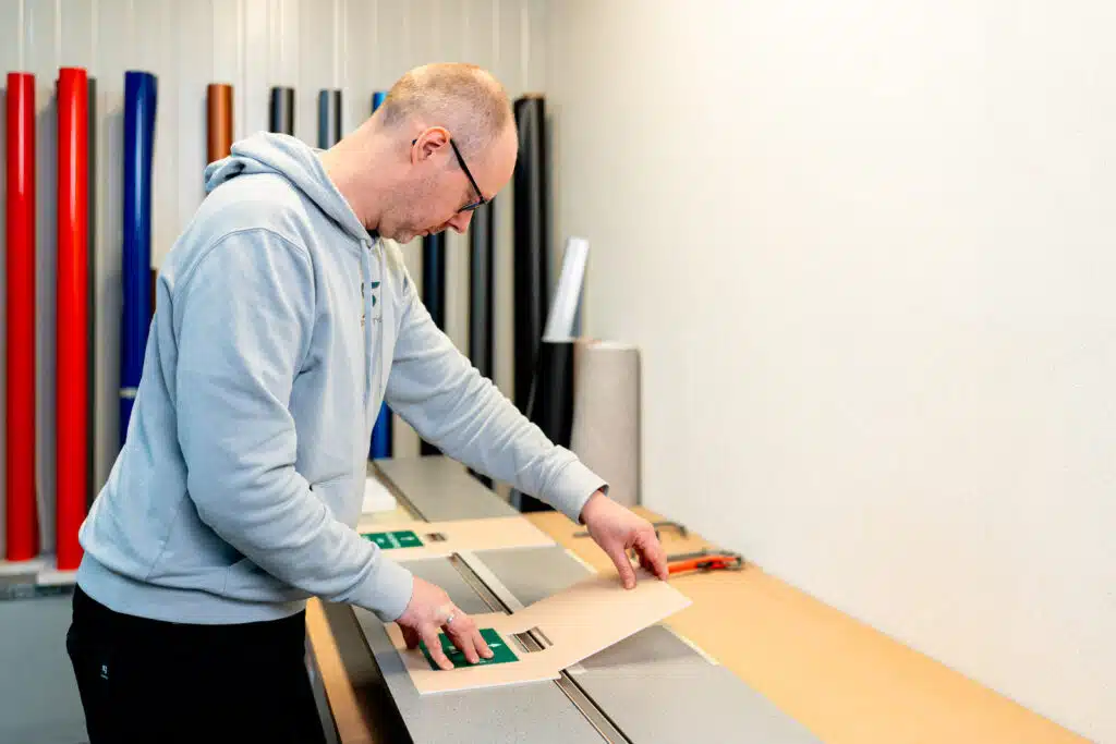 Logos en freesletters Heerenveen